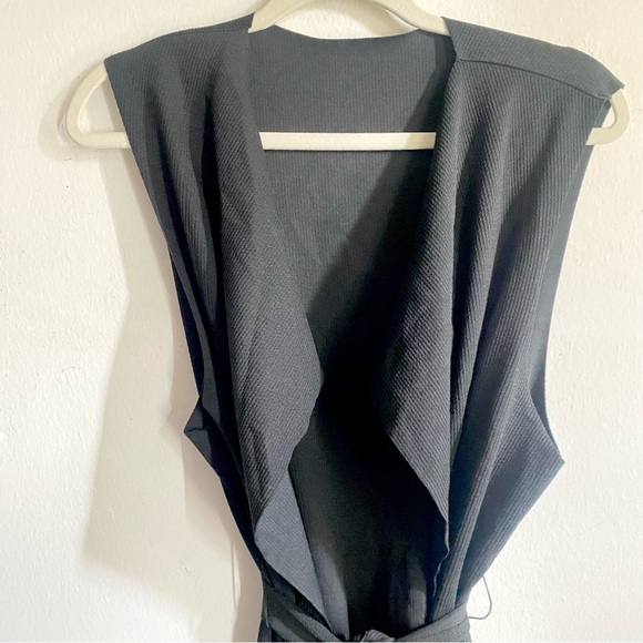 Vest // - Picture 3 of 6